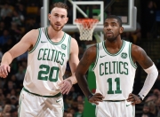 菲尼克斯太阳次回合血战菲尼克斯太阳，保罗砍下3记关键球，全场沸腾的简单介绍