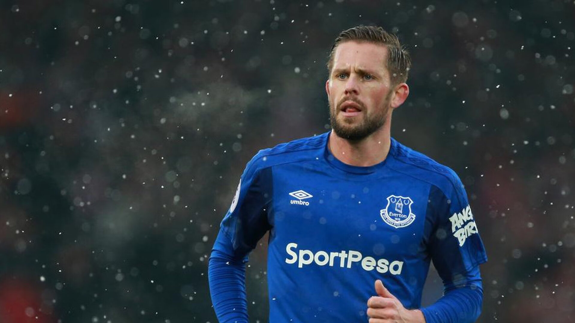 大奖赛战况:川崎前锋防线稳固,多特蒙德进攻受阻,奥斯梅恩成最佳